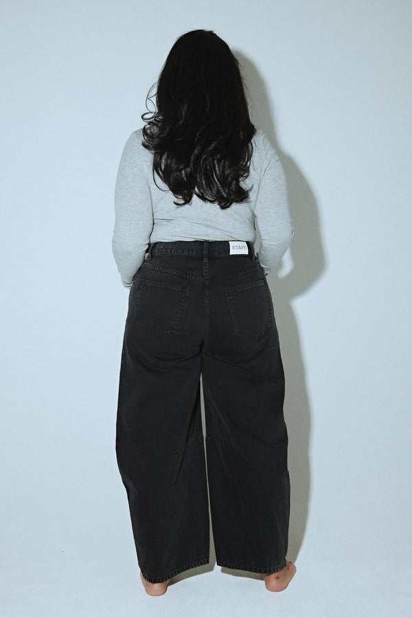 Barrel Leg Jean in Black
