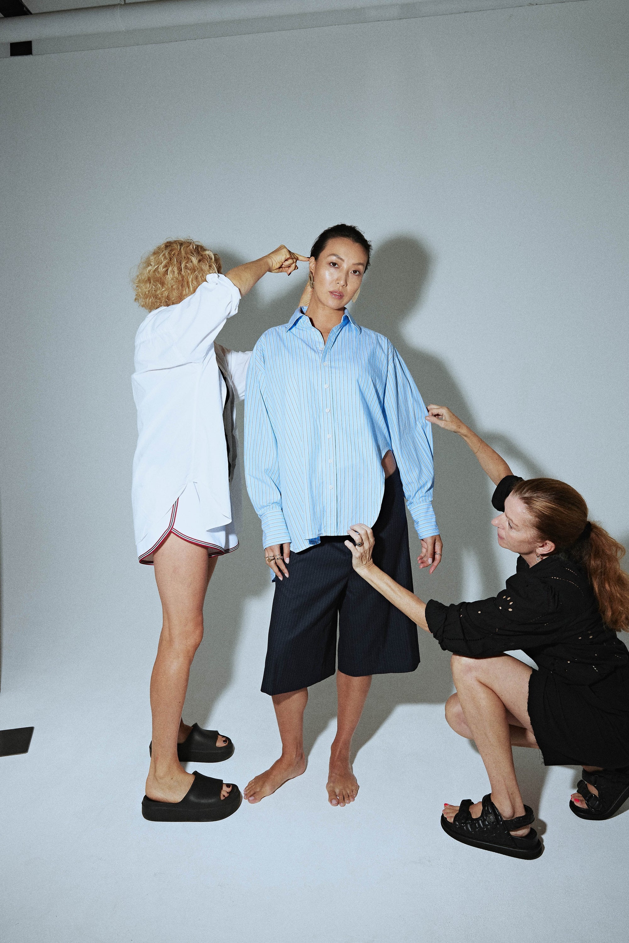 Curved Hem Shirt in Blue Stripe