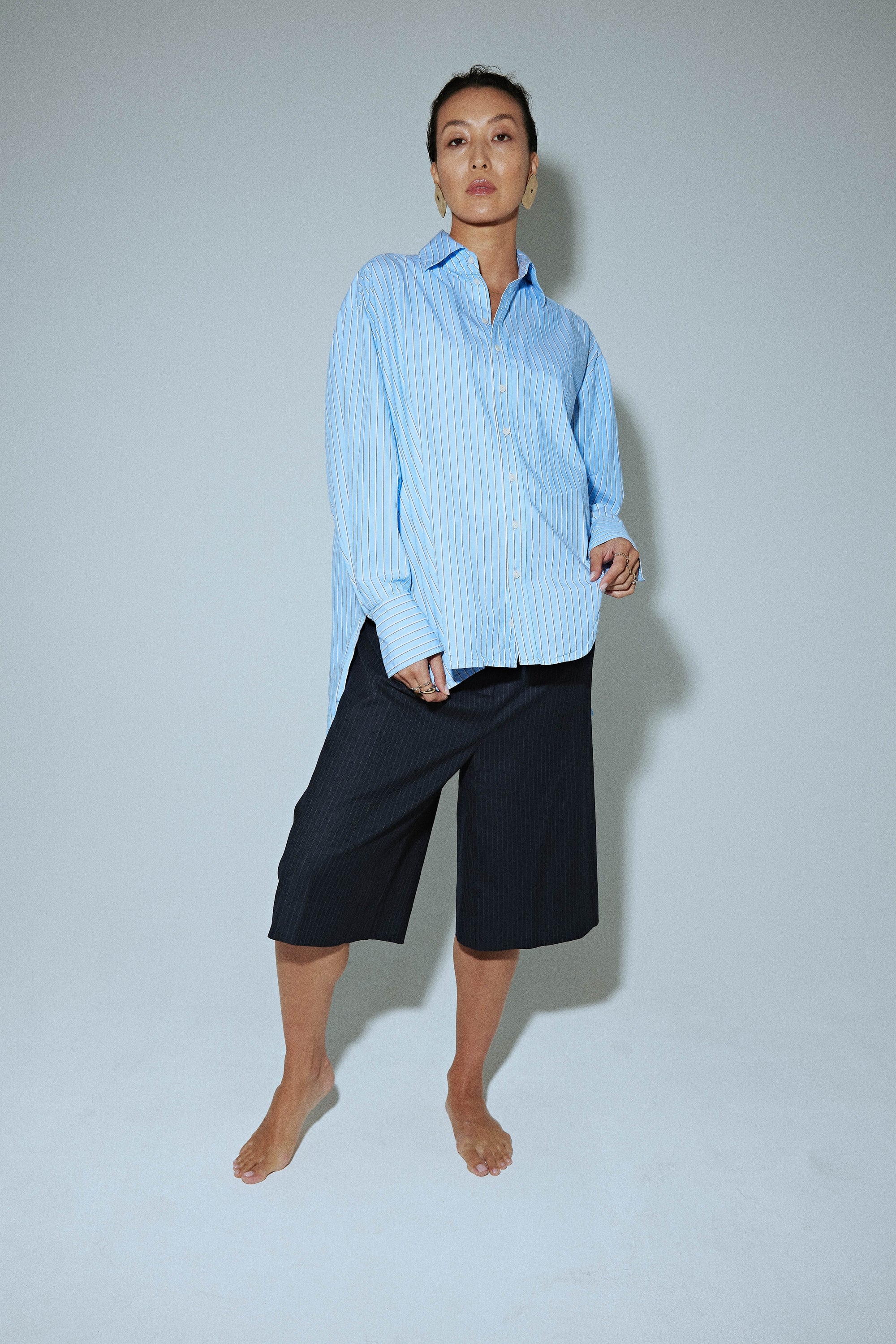 Curved Hem Shirt in Blue Stripe