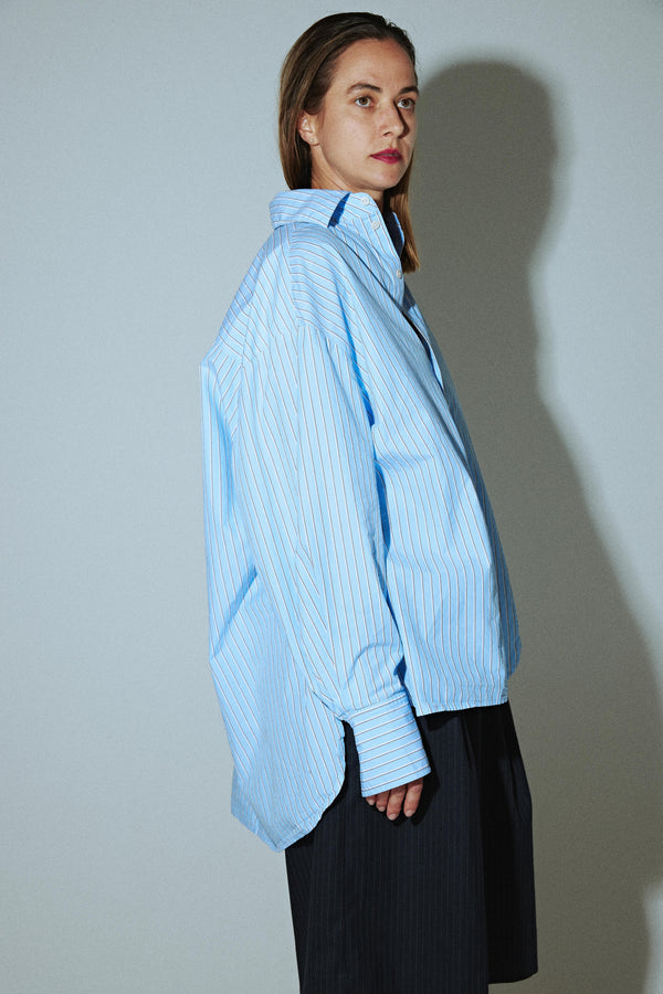 Curved Hem Shirt in Blue Stripe