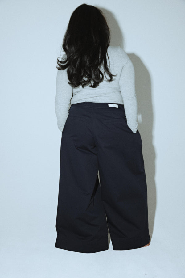 Drawstring Tailored Pant in Navy